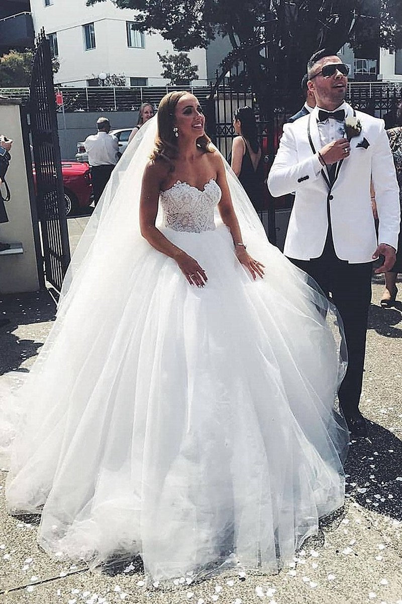Sweetheart Tulle Bride Ball Gown Honeymoon Lace Bridal Dress BWD025