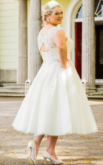 Plus Size Rockabilly Lace Wedding Dress Outdoor Weddings BWD304
