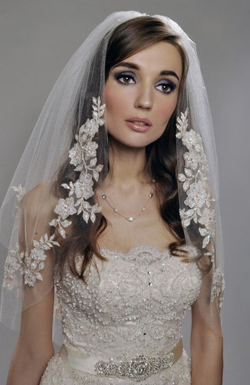 Short Lace Wedding Veil with Pearls VE003